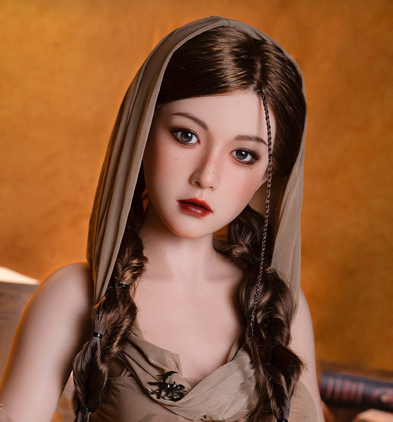 Búp bê Assasin Girl 1m58 TPE đầu silicone cấy tóc siêu thực Búp bê Assasin Girl 1m58 TPE đầu silicone cấy tóc siêu thực