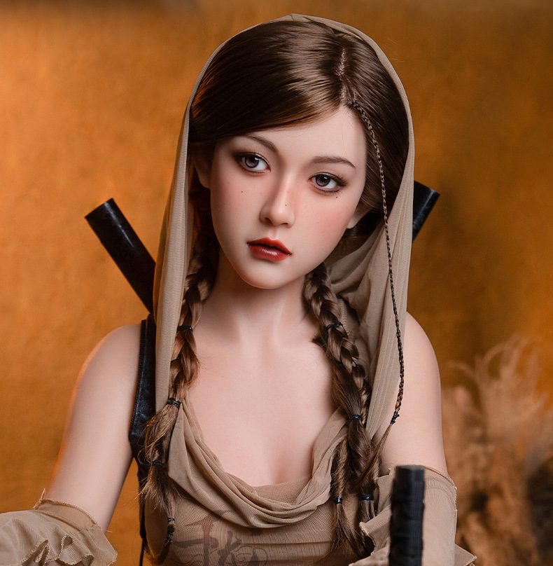 Búp bê Assasin Girl 1m58 TPE đầu silicone cấy tóc siêu thực Búp bê Assasin Girl 1m58 TPE đầu silicone cấy tóc siêu thực