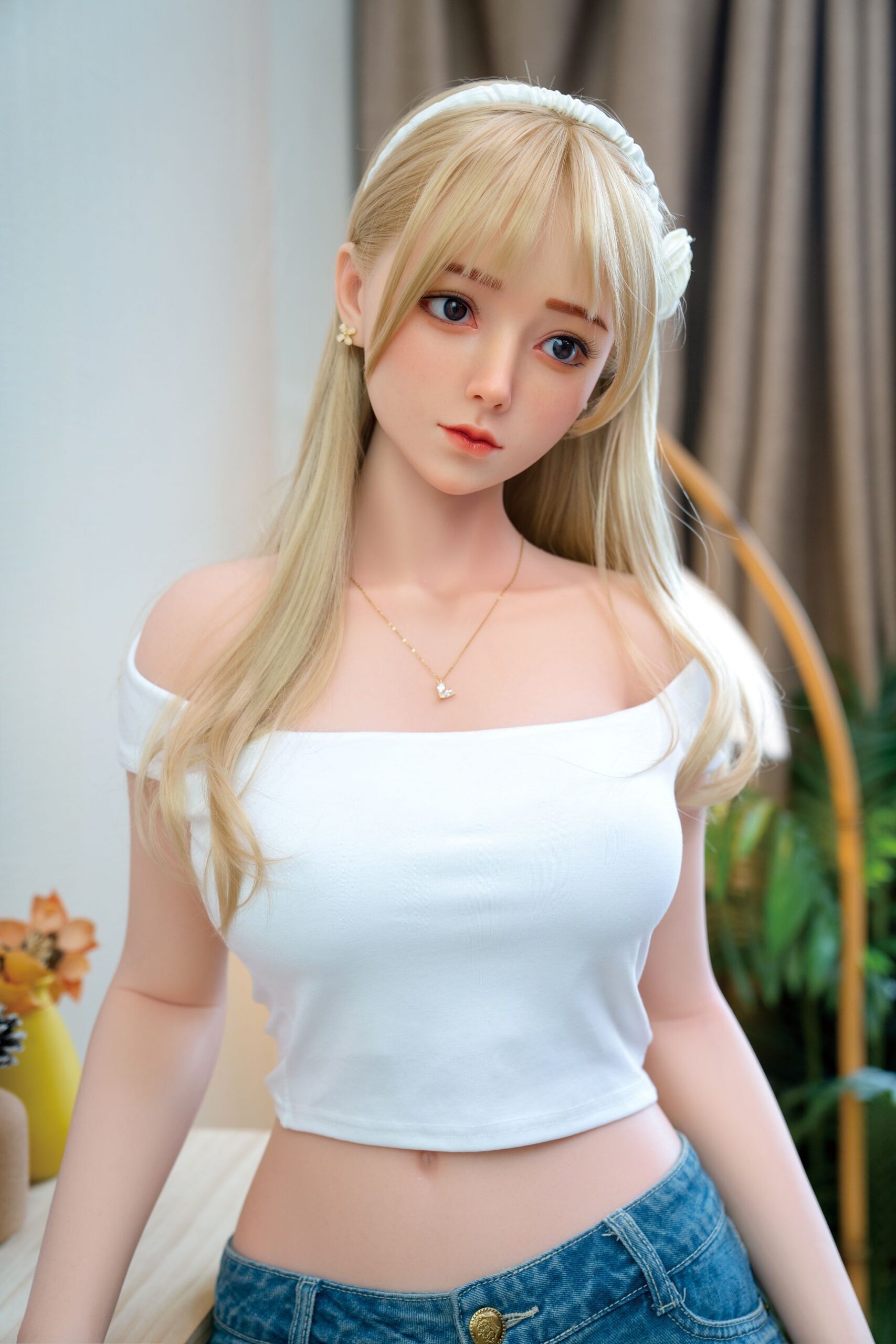 Búp bê tóc vàng Ninh Bình 1m58 ngây thơ đầy quyến rũ