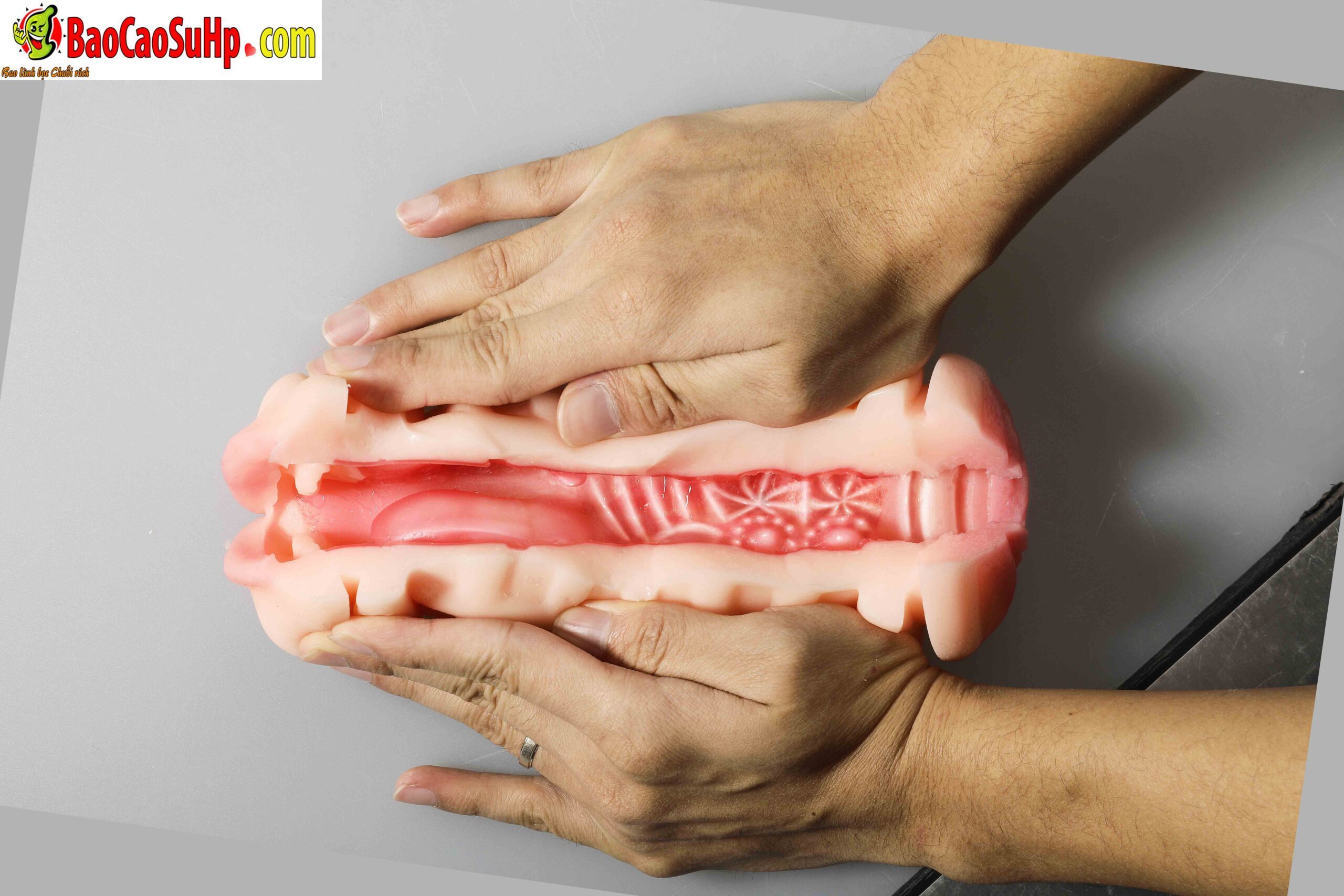 Cốc thủ dâm 2 đầu rung rên LCD Mizzzee ZZ39 Karo hot Cốc thủ dâm 2 đầu rung rên LCD Mizzzee ZZ39 Karo hot