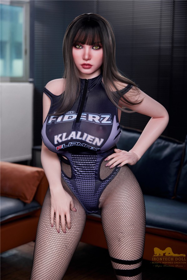 Búp Bê Tình Dục IronTech Doll Suki 162cm Ngực To Siêu Thật