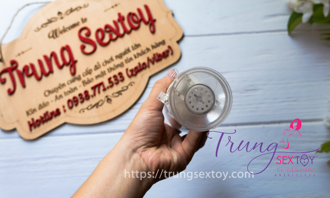 Âm đạo giả mini gắn tường bán chạy hỗ trợ phái mạnh khi vắng vợ Âm đạo giả mini gắn tường bán chạy hỗ trợ phái mạnh khi vắng vợ