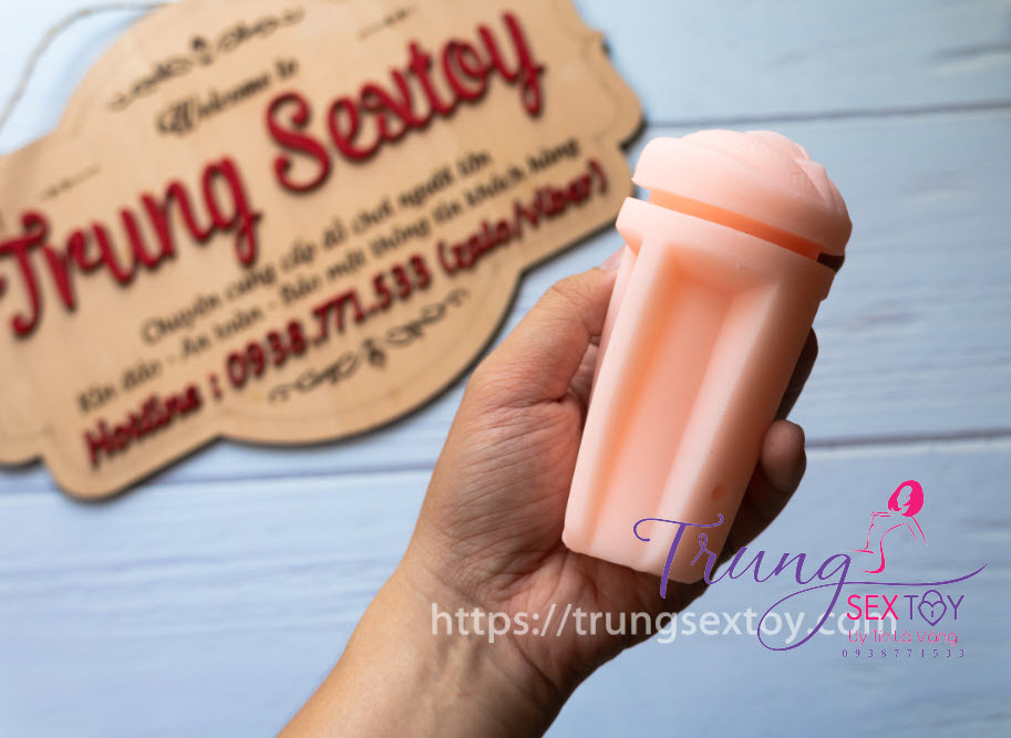 Âm đạo giả mini gắn tường bán chạy hỗ trợ phái mạnh khi vắng vợ Âm đạo giả mini gắn tường bán chạy hỗ trợ phái mạnh khi vắng vợ