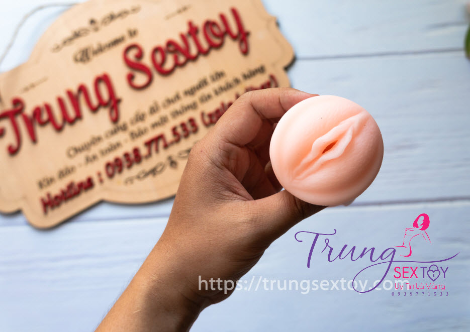 Âm đạo giả mini gắn tường bán chạy hỗ trợ phái mạnh khi vắng vợ Âm đạo giả mini gắn tường bán chạy hỗ trợ phái mạnh khi vắng vợ