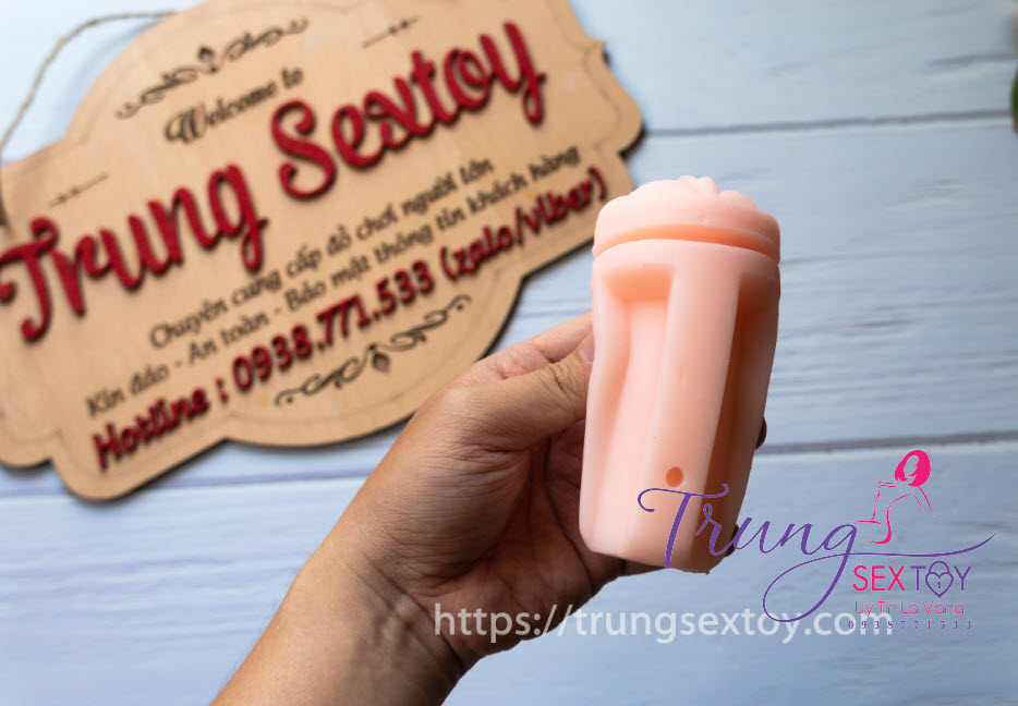 Âm đạo giả mini gắn tường bán chạy hỗ trợ phái mạnh khi vắng vợ Âm đạo giả mini gắn tường bán chạy hỗ trợ phái mạnh khi vắng vợ