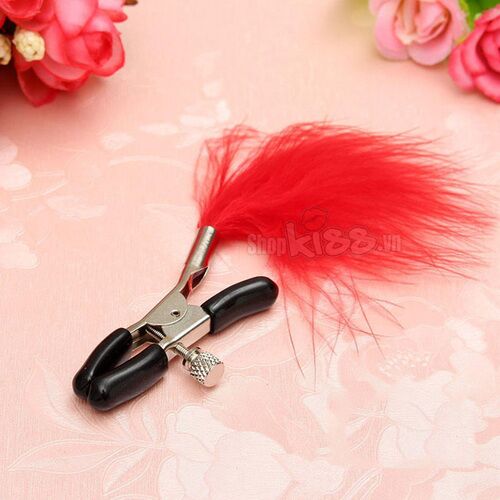 Nhập sỉ Bộ kẹp vú kèm chổi lông vũ – Dụng cụ bạo dâm giá tốt