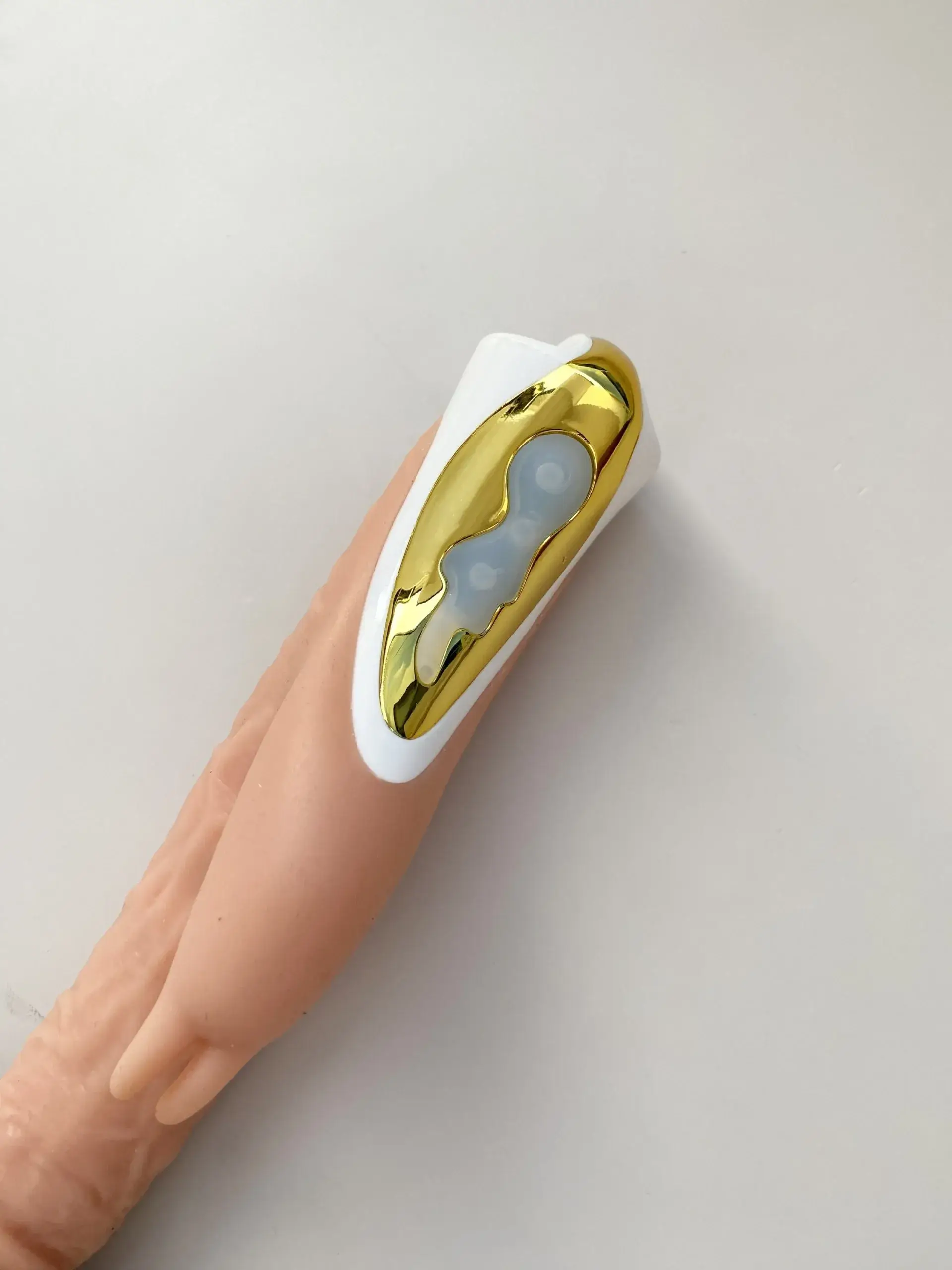 Chim giả rung ngoáy Loving World DV44 kích thước lớn silicone mềm Chim giả rung ngoáy Loving World DV44 kích thước lớn silicone mềm