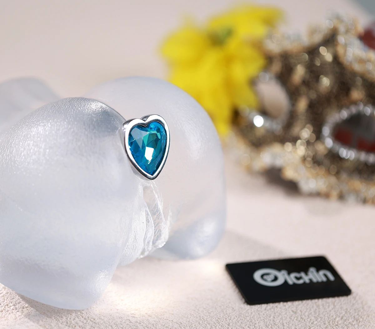 Phích cắm inox Chisa Hi-Basic đế trái tim sang trọng bền đẹp