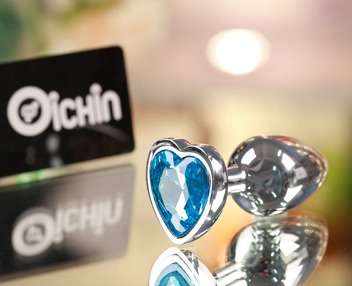 Phích cắm inox Chisa Hi-Basic đế trái tim sang trọng bền đẹp