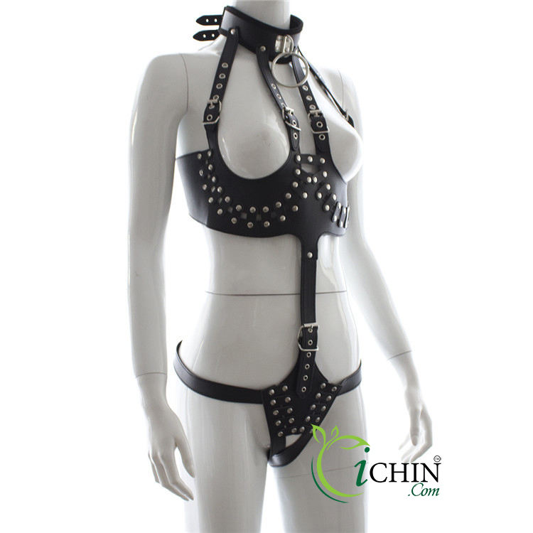 Set đồ chơi BDSM bikini hở ngực xích cổ quyến rũ kích thích