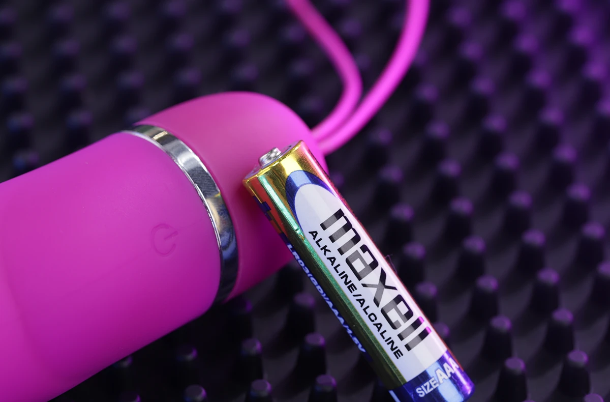 Trứng Rung Edwina 12 Chế Độ Không Dây Kích Thích Cực Mạnh