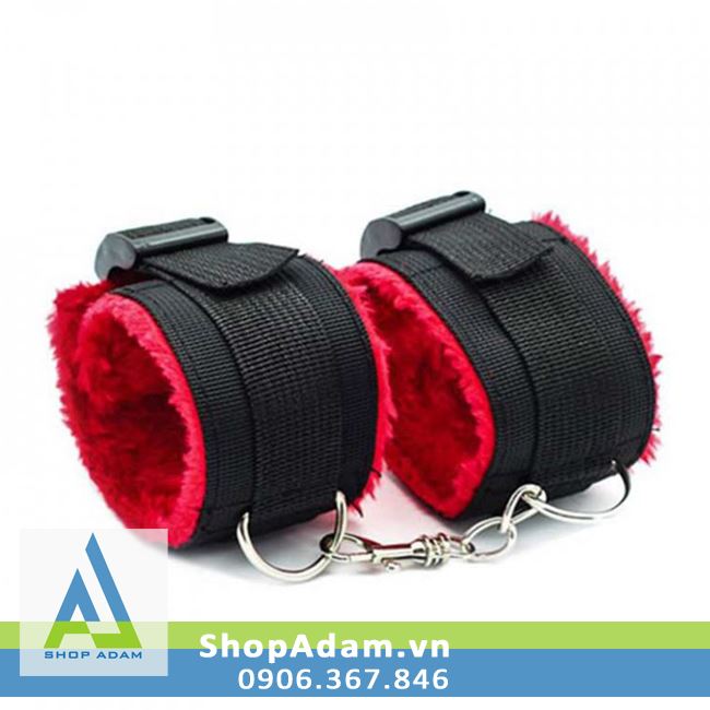 Còng tay lót lông êm ái nâng tầm trải nghiệm đầy mê hoặc Còng tay lót lông êm ái nâng tầm trải nghiệm đầy mê hoặc